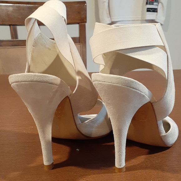 NWOT LUCCA FERRI COLLECTION HEELS 9B - Picture 4 of 7